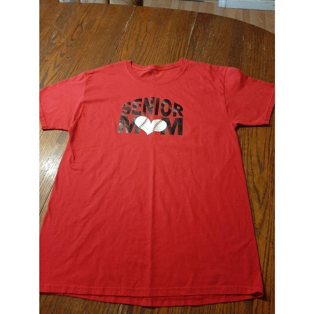 Medium Senior Mom Baseball Heart Red Tee T-Shirt Top Casual Cotton Short Sleeve
